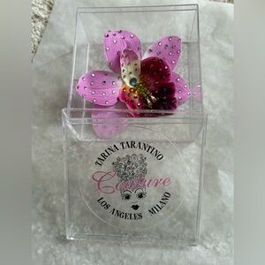 Tarina Tarantino vintage flower hair accessory